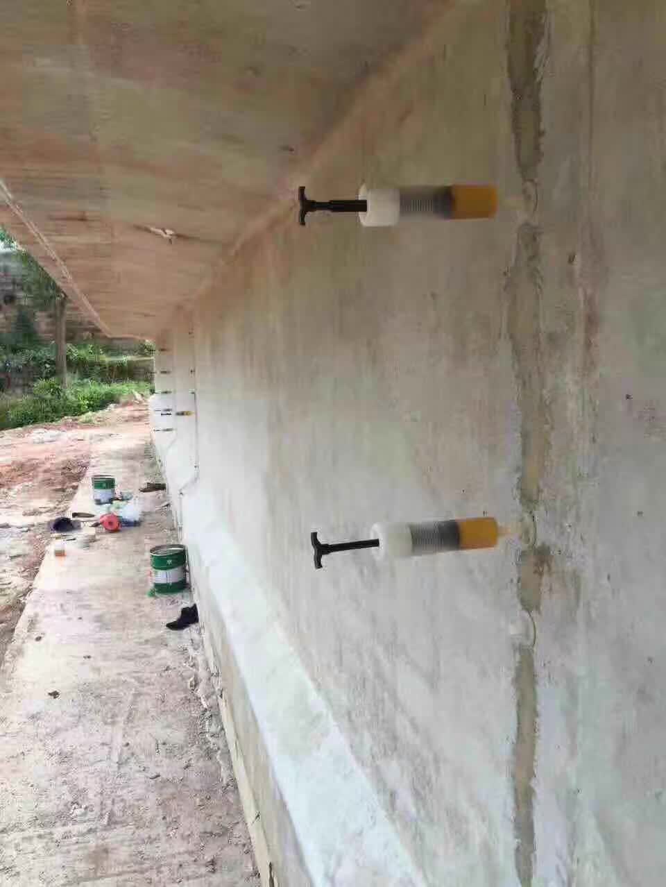 1524783893801338.jpg 灌縫膠施工.jpg