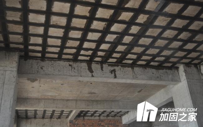 碳纖維布是如何起到結(jié)構(gòu)加固作用的？