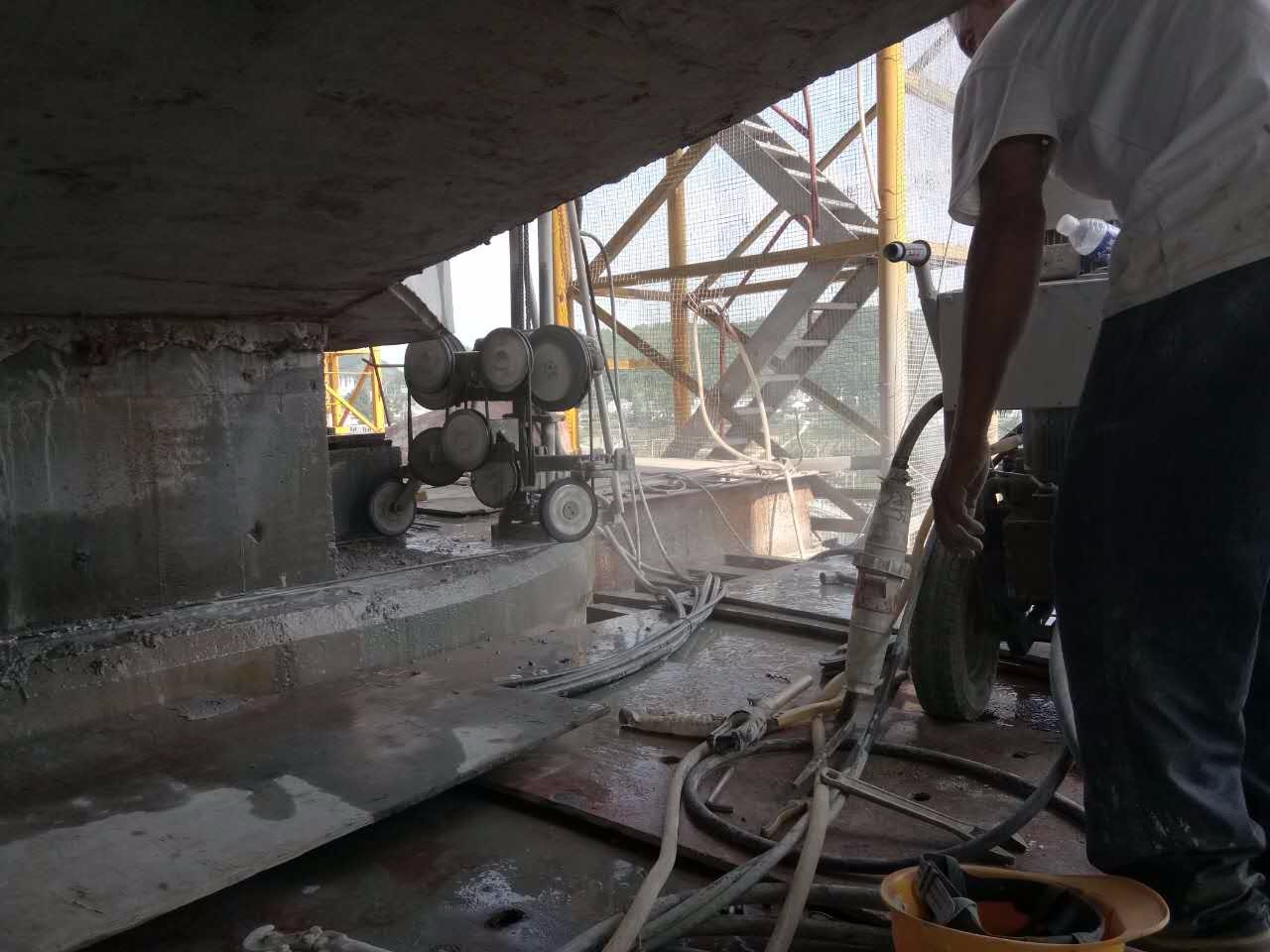 1557371346530784.jpg 152714450489599.jpg