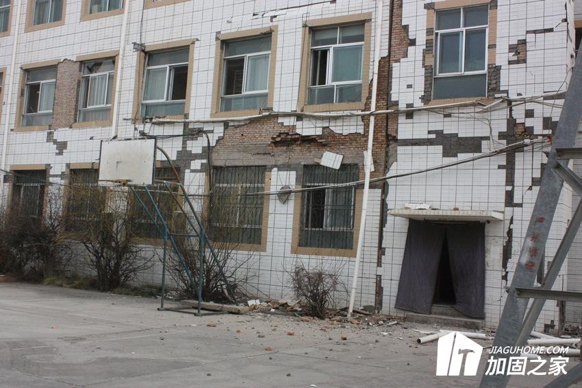 車(chē)輛肇事導(dǎo)致房屋損壞應(yīng)采取哪些途徑？