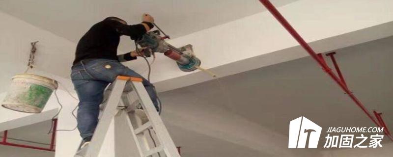 在下列情況下，應(yīng)進(jìn)行房屋質(zhì)量安全鑒定