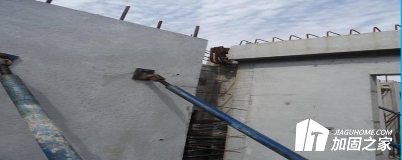 建筑加固實施過程中應(yīng)加強對實際結(jié)構(gòu)的檢查，并隨時消除隱患