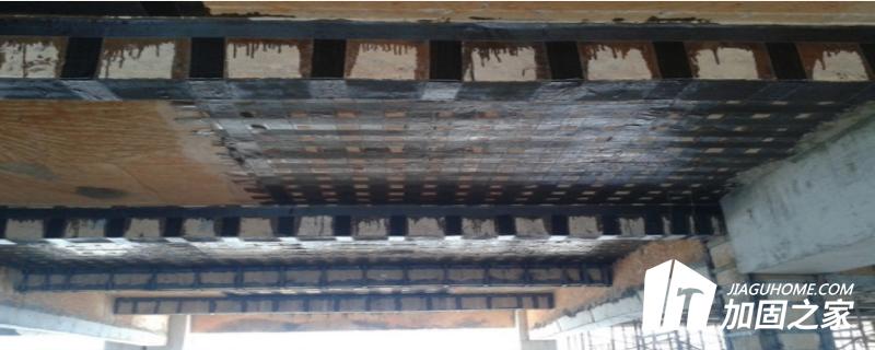 采用碳纖維加固技術(shù)具有如下幾個(gè)特點(diǎn)