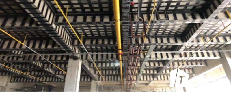 樓板上粘碳纖維布加固前卸荷