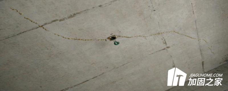 如果樓板開裂應(yīng)該如何修補呢