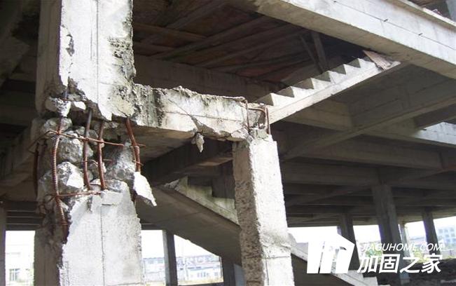 對于地震的破壞性，房屋需要做好抗震加固