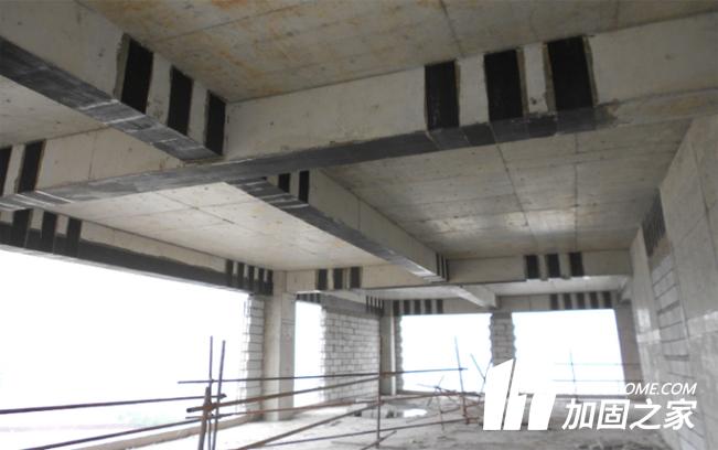 梁上開(kāi)洞后的加固處理怎么做?