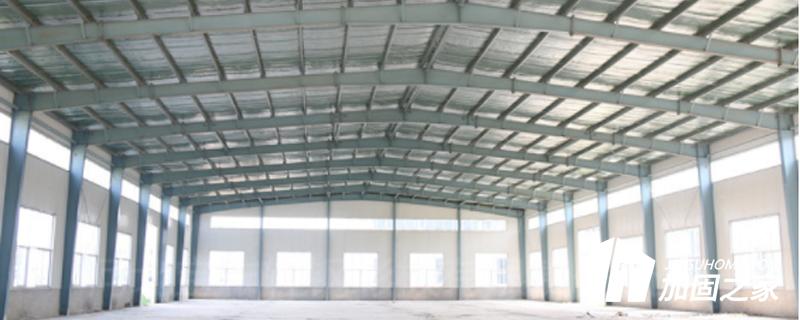 從施工的角度來講，鋼結(jié)構(gòu)的加固也分為兩大類