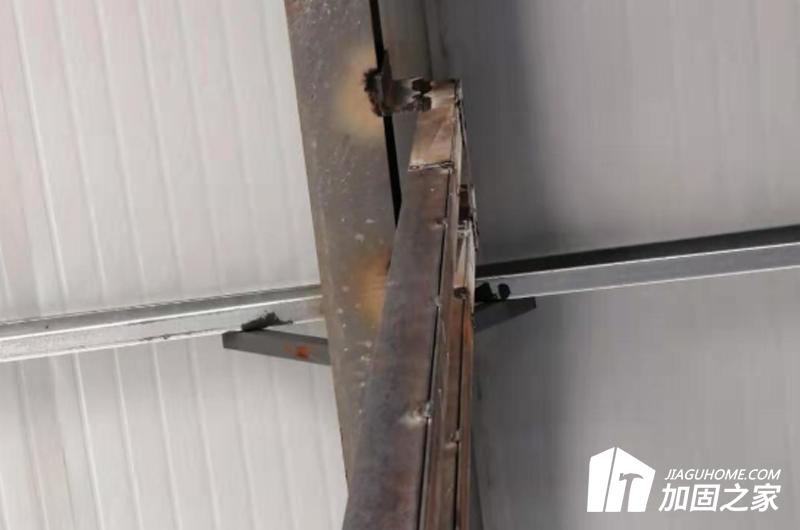 鋼結(jié)構(gòu)構(gòu)件和連接的承載力計算應(yīng)符合下列規(guī)定