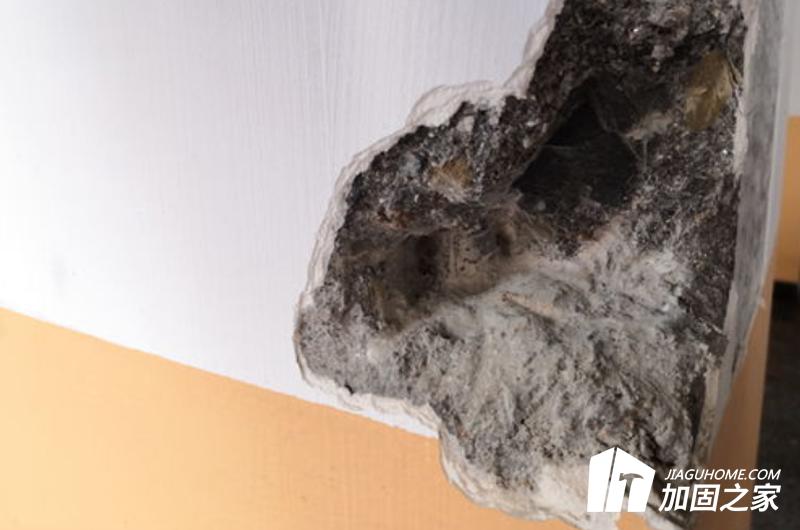 對(duì)被鑒定為危險(xiǎn)房屋的，如何處置?