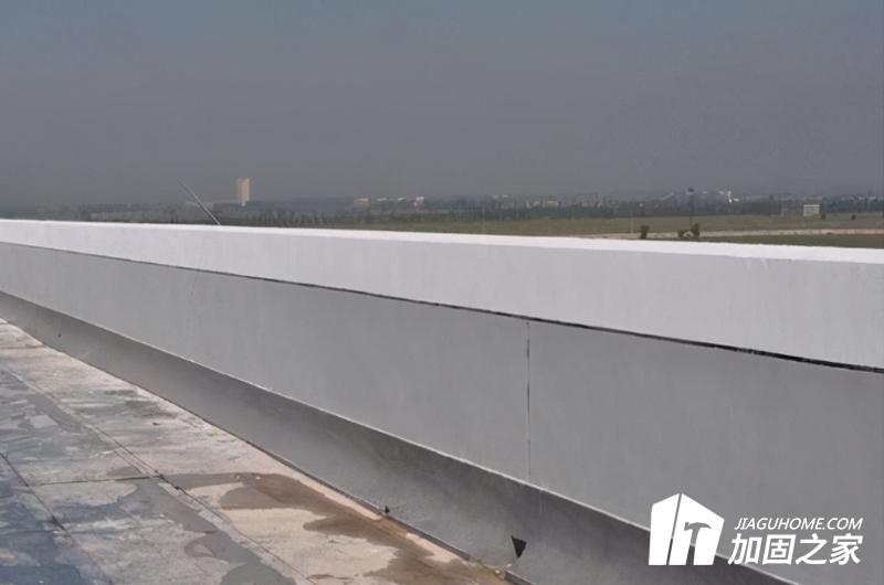 如何確定女兒墻的厚度?