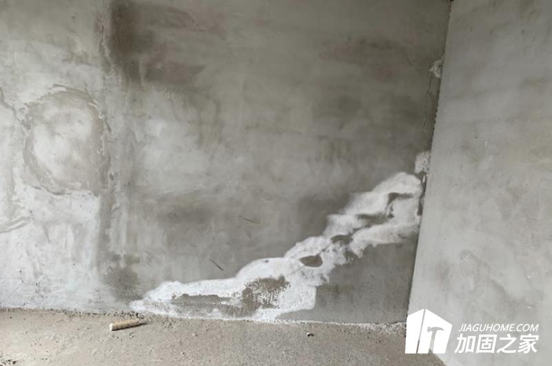 由外荷載的作用，結(jié)構(gòu)次應(yīng)力引起的裂縫