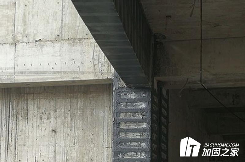 增大柱截面加固法