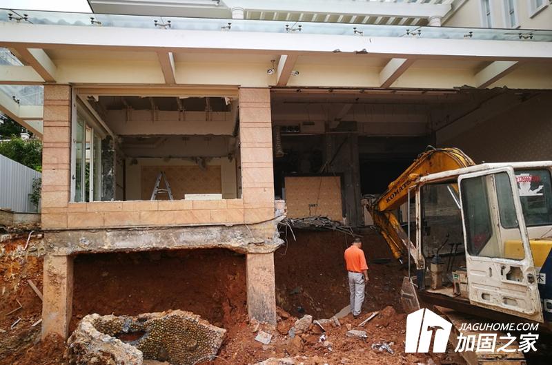 專業(yè)的技術(shù)團(tuán)隊(duì)才能保障別墅加固改造方案的質(zhì)量