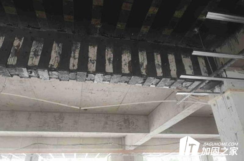 粘鋼加固的優(yōu)勢與劣勢主要表現(xiàn)