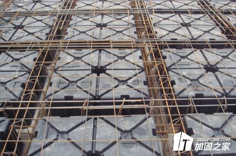 樓蓋、屋蓋加剛性面層