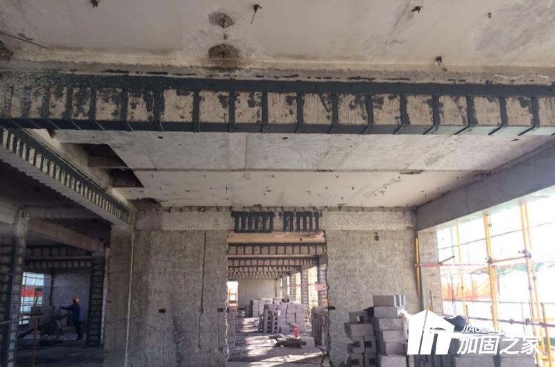 房梁開洞需謹(jǐn)慎，開洞后做好加固