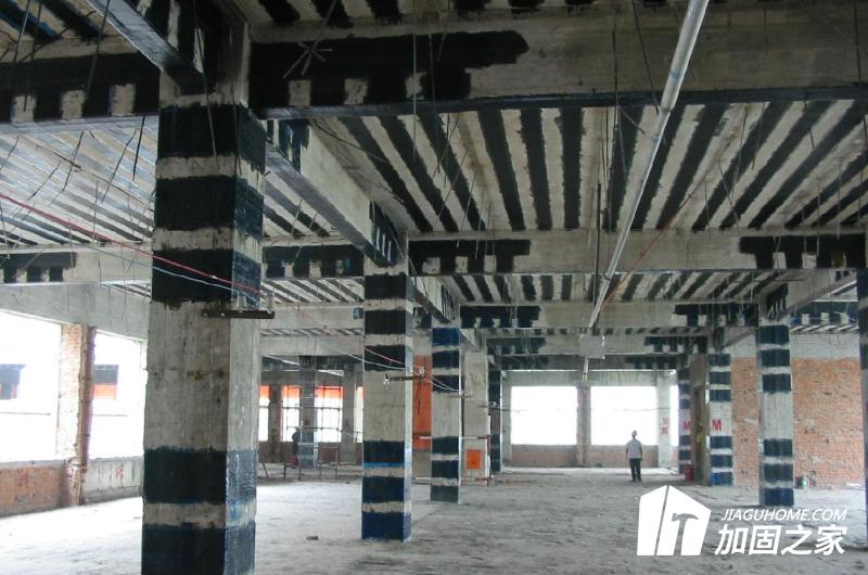 碳纖維加固對癥施工，工程質量更優(yōu)勝