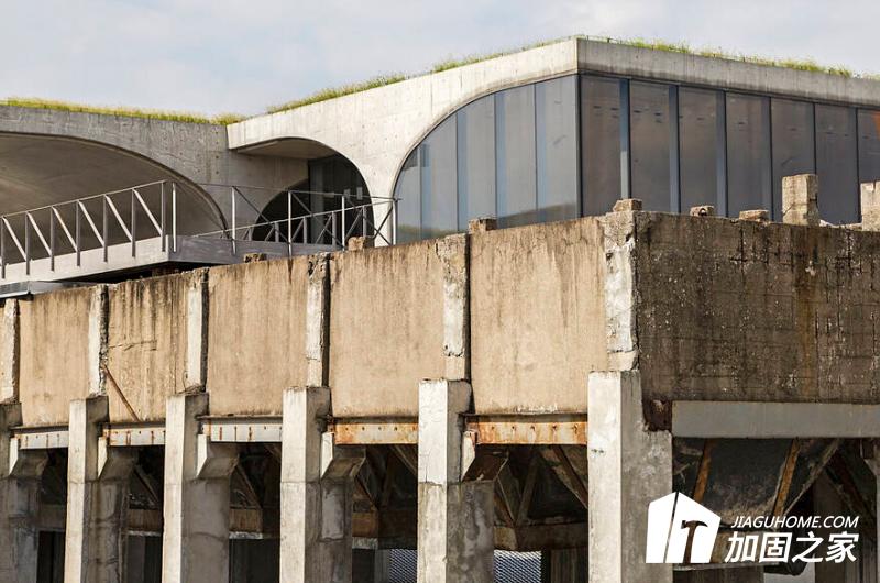 舊廠房改造，重建與違建值得關(guān)注