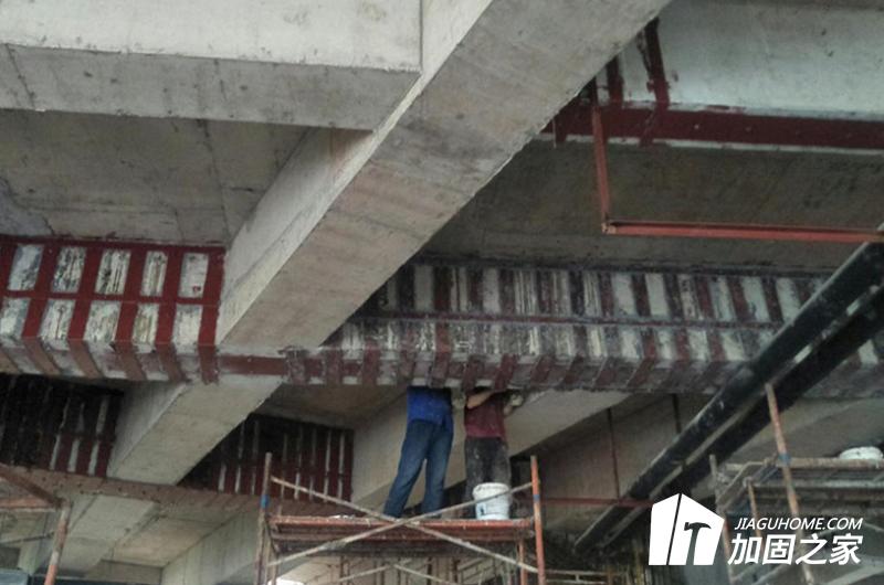 對(duì)檔案室現(xiàn)場(chǎng)進(jìn)行勘探，知曉檔案室具體存在什么問(wèn)題?