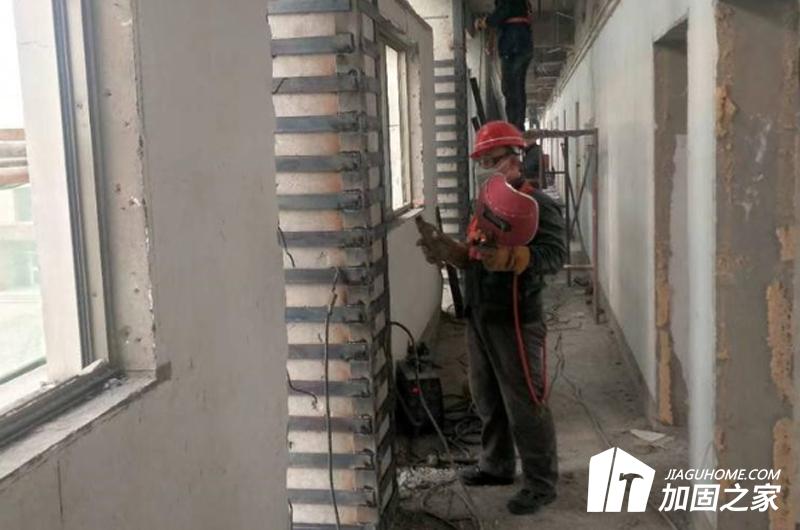 現(xiàn)場施工期間，怎么高性價(jià)比的完成粘鋼加固工程?