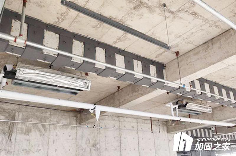 粘鋼加固適用面廣泛，能夠提高建筑物承載力