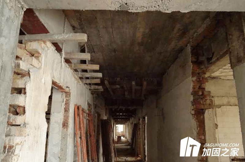 在加固施工之前，需求對修建物進(jìn)行嚴(yán)謹(jǐn)?shù)目碧? width=