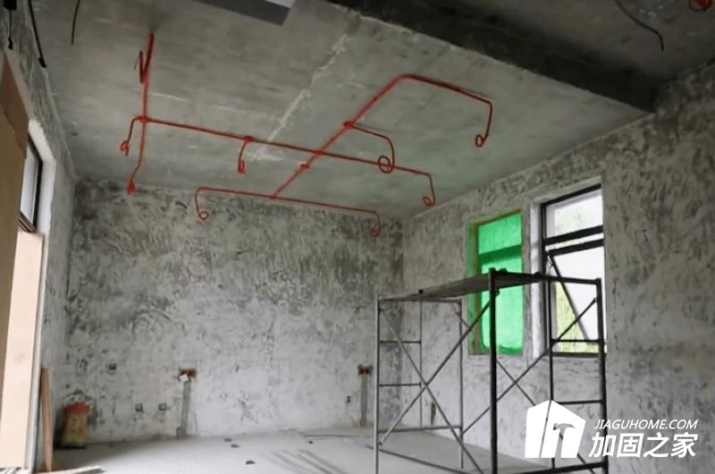 對砌體欠缺易倒位置的加固方式