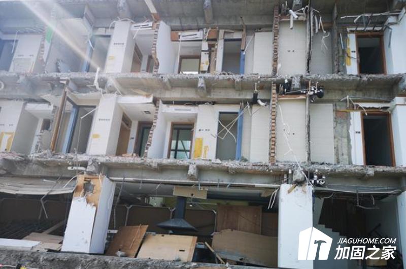 對建筑物現(xiàn)場做好慎重的勘探作業(yè)