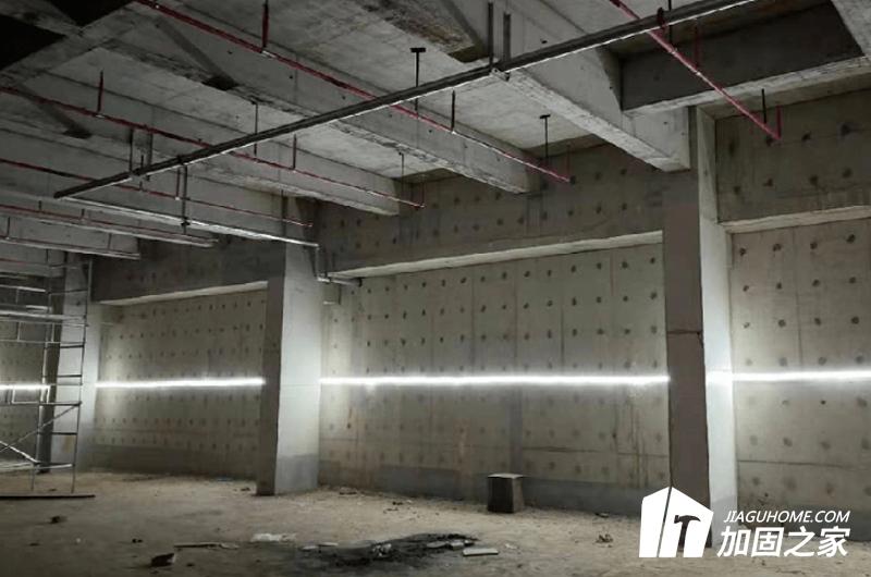 建筑加固運用先進(jìn)的設(shè)備進(jìn)行施工