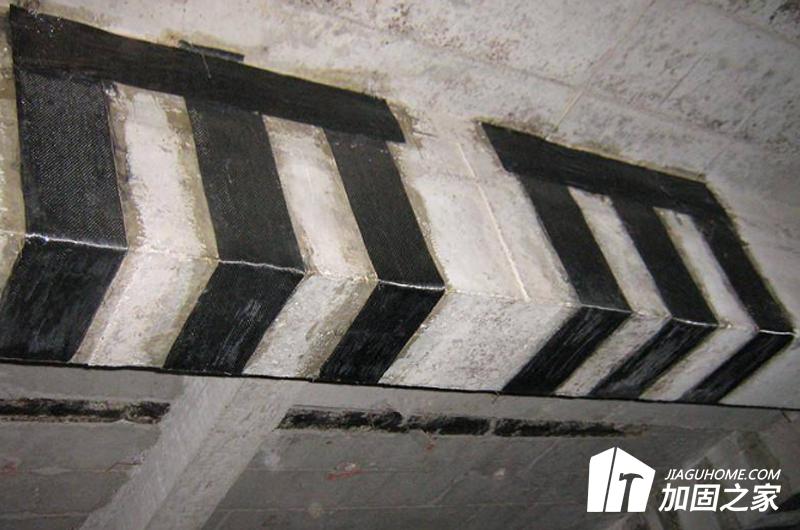 挑選目的性強(qiáng)的加固方式對(duì)橫梁開(kāi)展施工