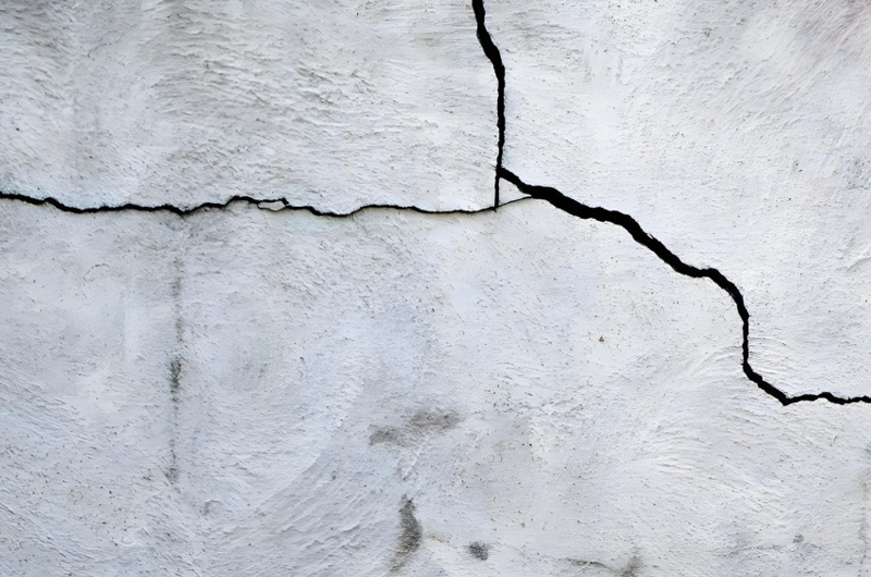 荷載引起的裂縫。