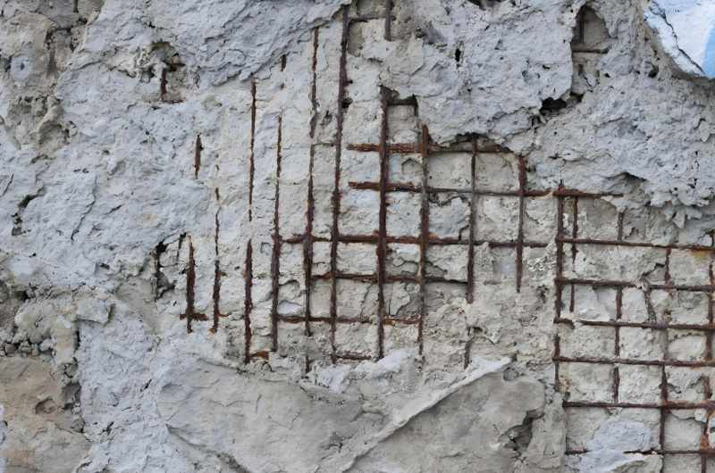 混凝土強度不足或鋼筋腐蝕