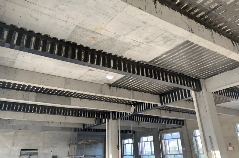 梁開(kāi)裂碳纖維加固處理方案