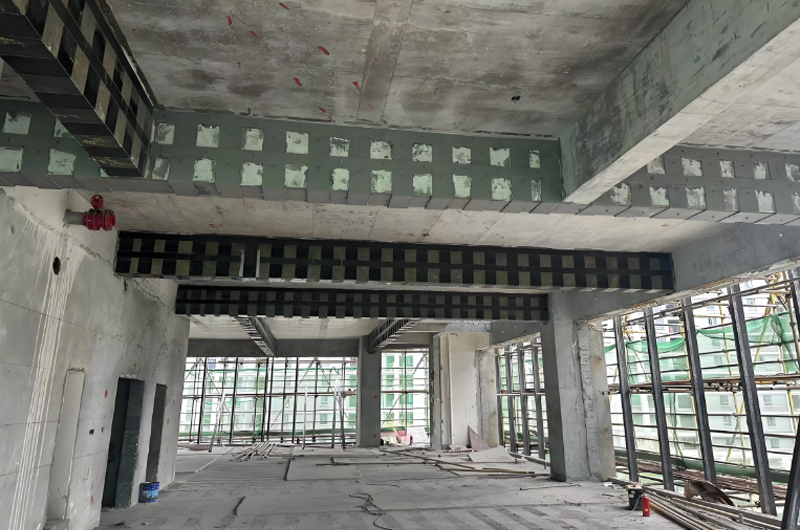 房梁受彎粘鋼加固法