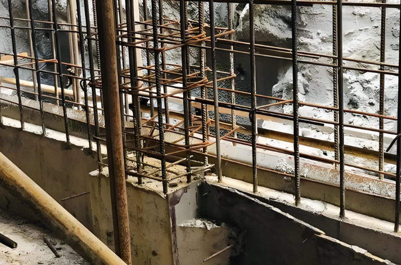 增設(shè)扶壁柱加固提高穩(wěn)定性